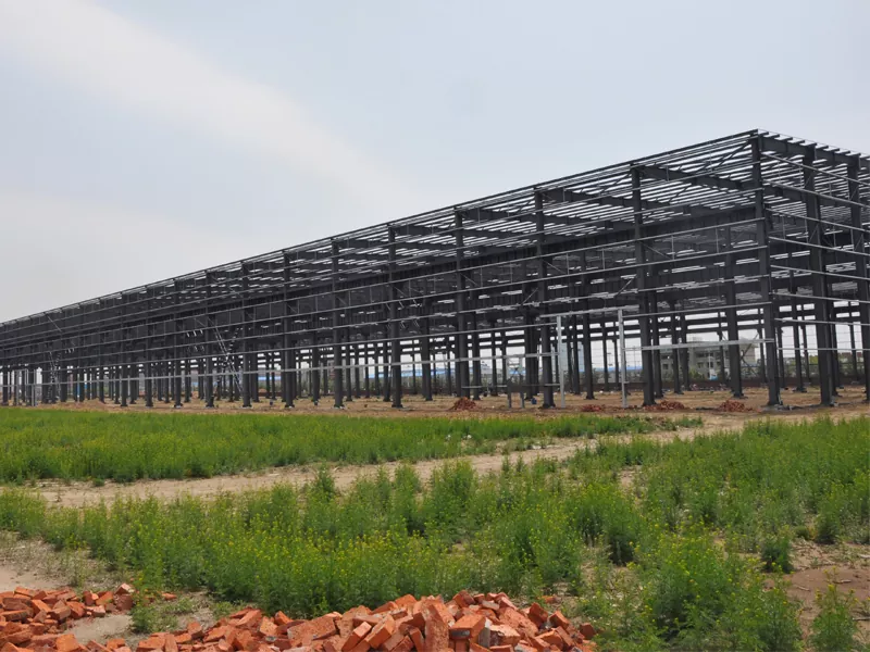 Bini prefabbrikat tal-maħżen tal-metall tal-azzar